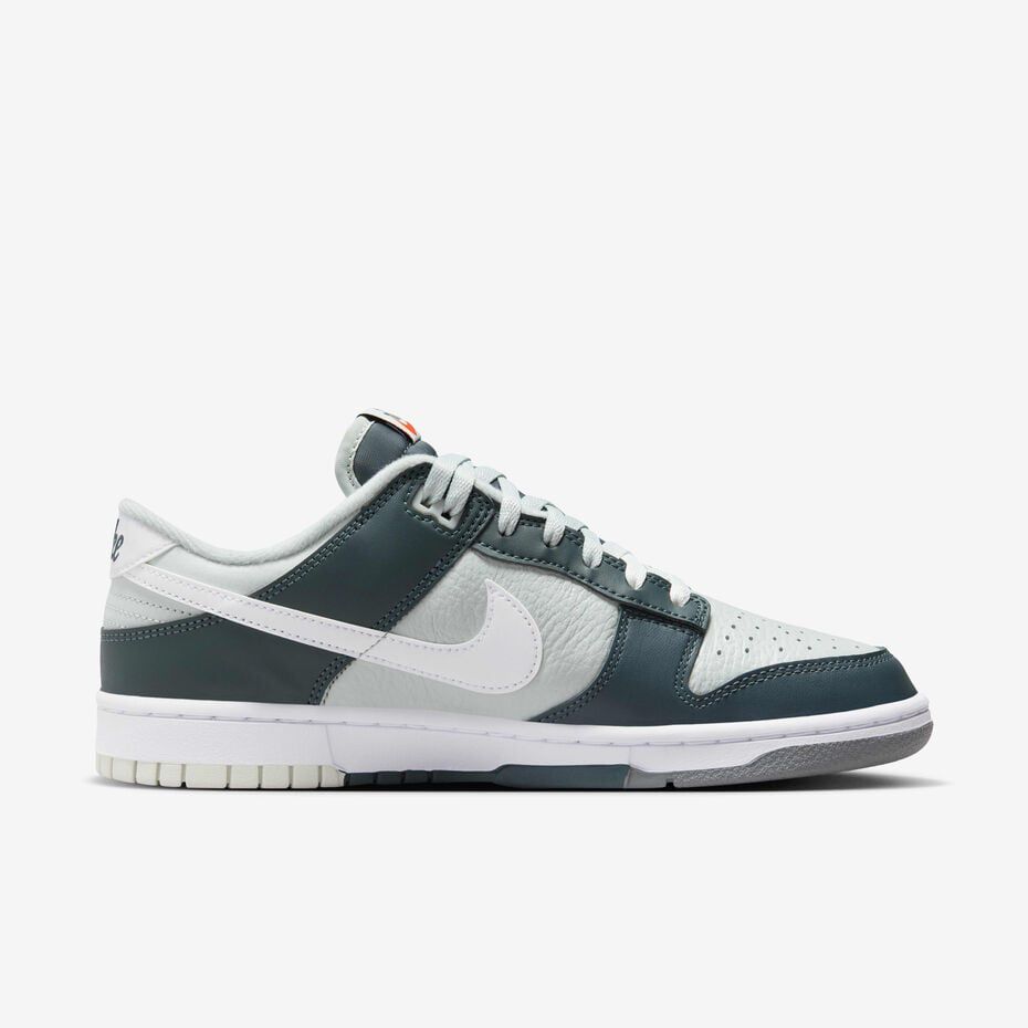 Nike dunk low retro