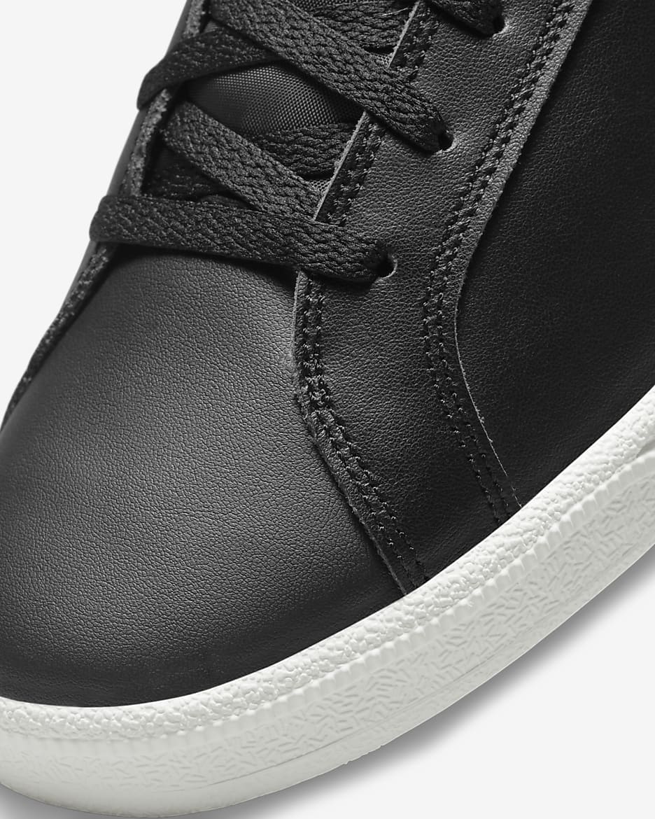 Nike Court Royale