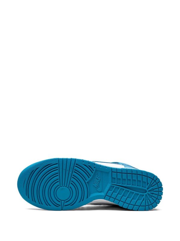 Nike
Dunk High "Laser Blue" sneakers