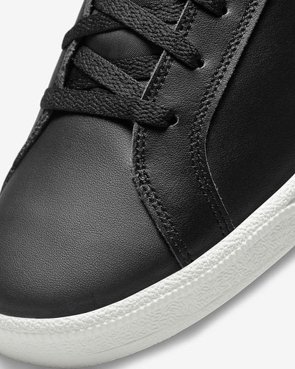 Nike Court Royale