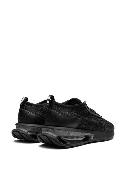 Nike
Air Max Flyknit Racer "Triple Black" sneakers