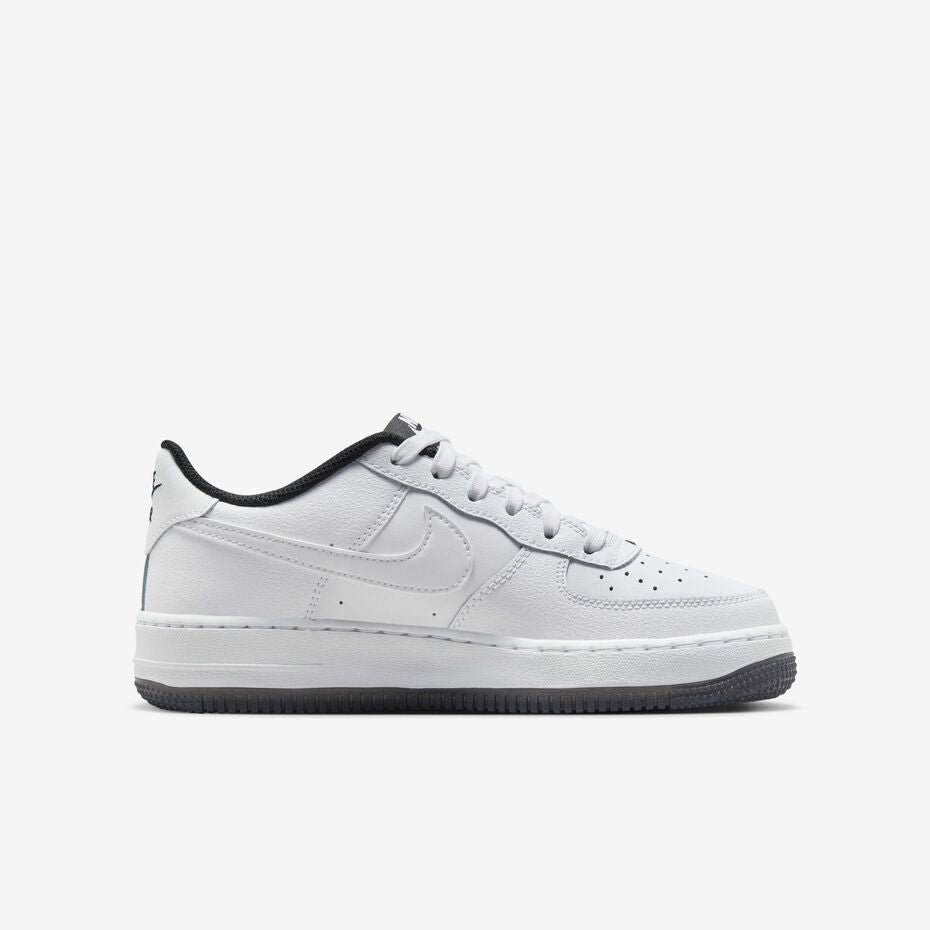 Nike Air Force 1 LV8 4