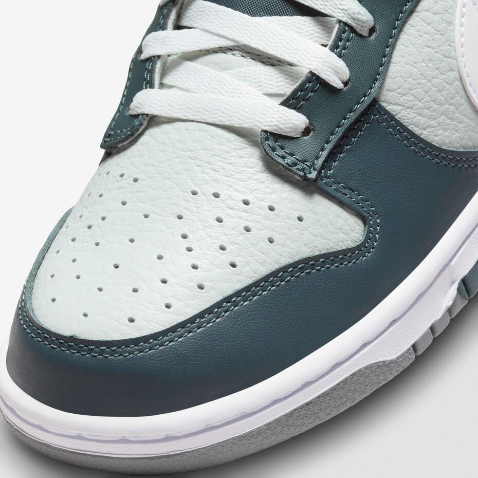 Nike dunk low retro